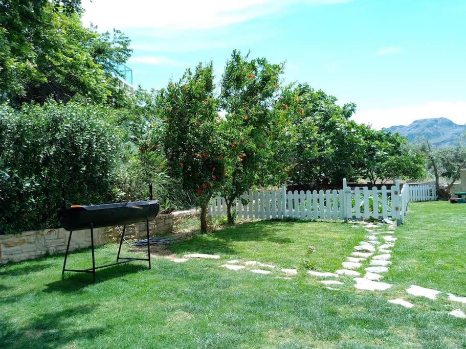 Antonia Apartment Плакиас Екстериор снимка